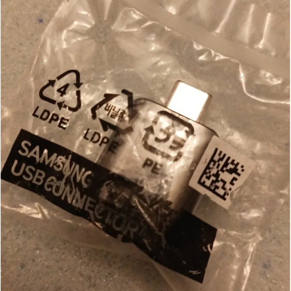 NEW Samsung OEM On the Go OTG USB to USB-C Adapter in Glossy Black